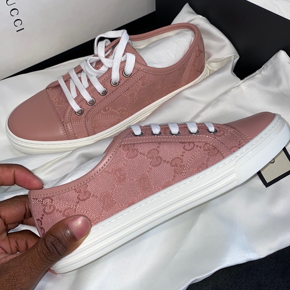 Bran new never worn Gucci sneakers size 6 or 36